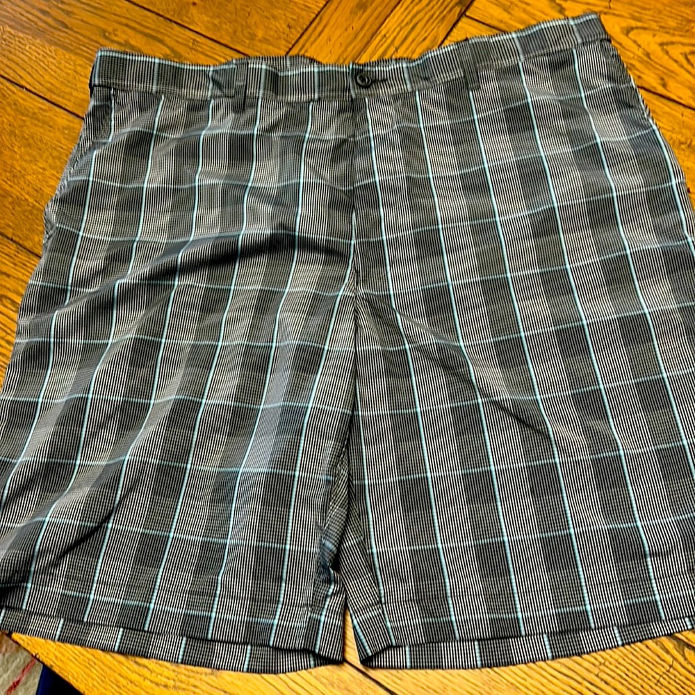 Mens PGA Tour Shorts 40 Excellent